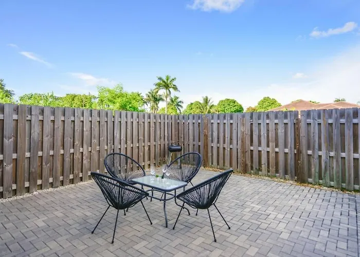 Wonderful Townhouse With 3 Bedrooms